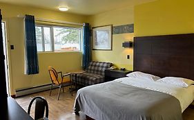 Motel R-100